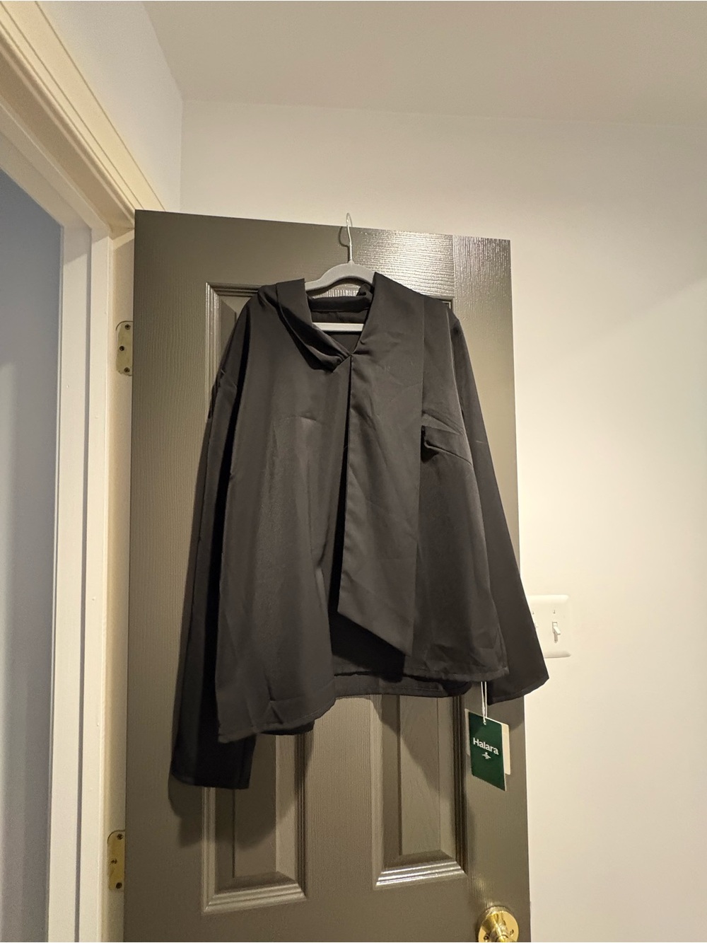 HALARA Black Lightweight Blouse